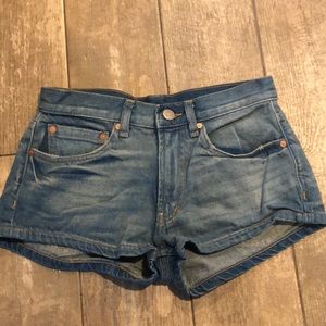 BDG essential short mid rise jean shorts 25W. Good used condition.